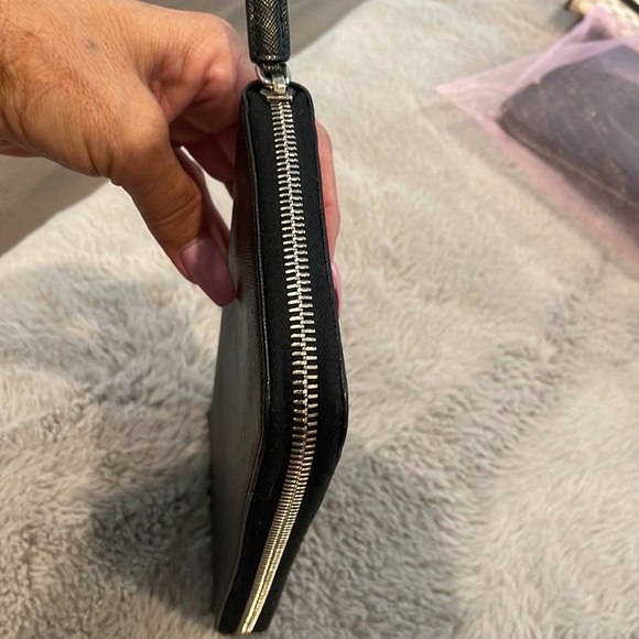 Prada long zippy wallet Black🖤🩶🖤🩶 - Picture 3 of 7